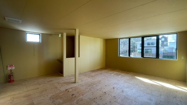 長久手貸テナントビルの内装