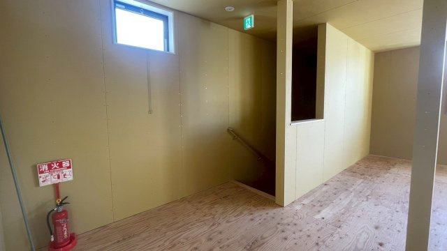 長久手貸テナントビルの内装