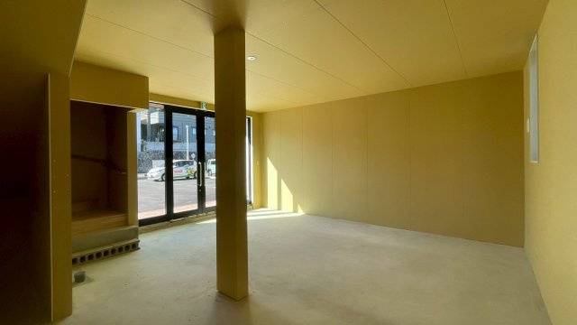 長久手貸テナントビルの内装