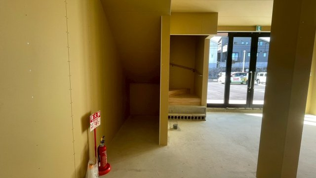長久手貸テナントビルの内装
