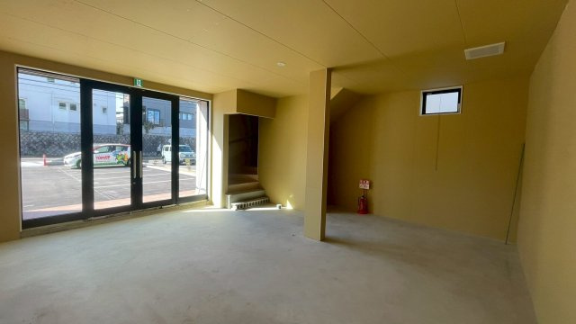 オオタ古戦場店舗の内装