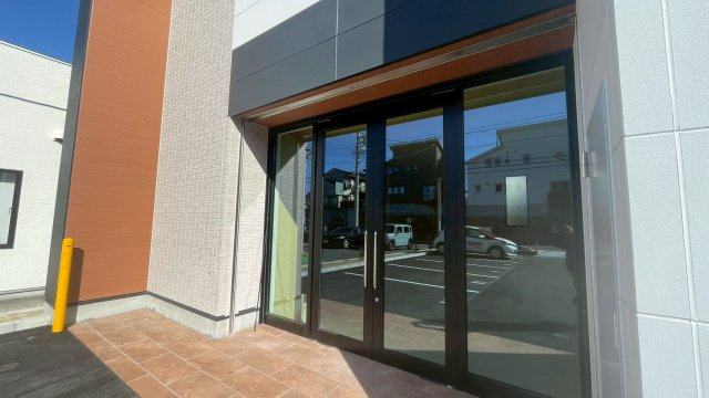 オオタ古戦場店舗のエントランス