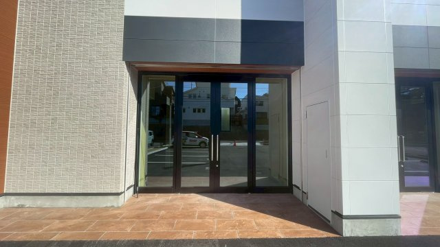 オオタ古戦場店舗のエントランス