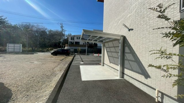 オオタ古戦場店舗の駐車場