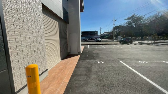 オオタ古戦場店舗の駐車場