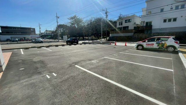 オオタ古戦場店舗の駐車場