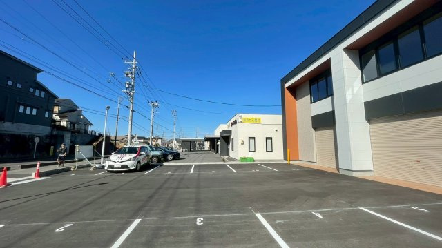 オオタ古戦場店舗の駐車場