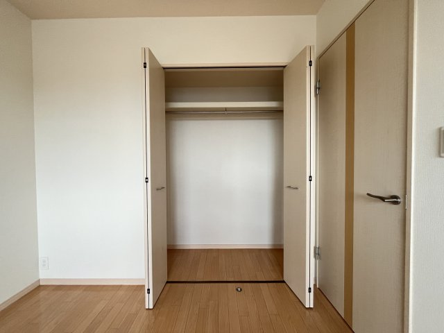 アース・カラーの収納