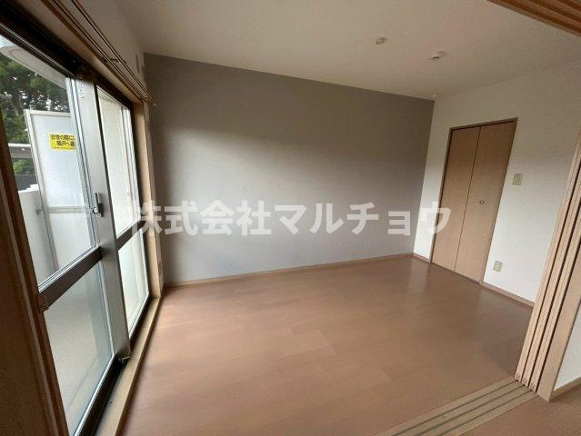 フィオーレの洋室|落ち着いた色調の洋室です