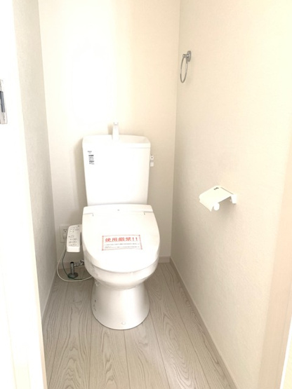 【トイレ】 | Terrechez堺市北区南花田町1期　1号棟 | 各階にトイレがあるので、朝の混雑も解消！トイレのたびに階段を上り下りする手間もありません。