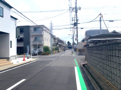 【前面道路含む現地写真】 | Terrechez堺市北区南花田町1期　1号棟 | 前面道路は西側幅員約7.2mあり！見晴らしが良く、お車の出し入れやすれ違いもスムーズに行えそうですね。