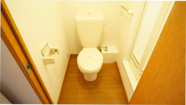 レオパレスシャルマンアンジュのその他|明るい色調でリラックスできるトイレ♪