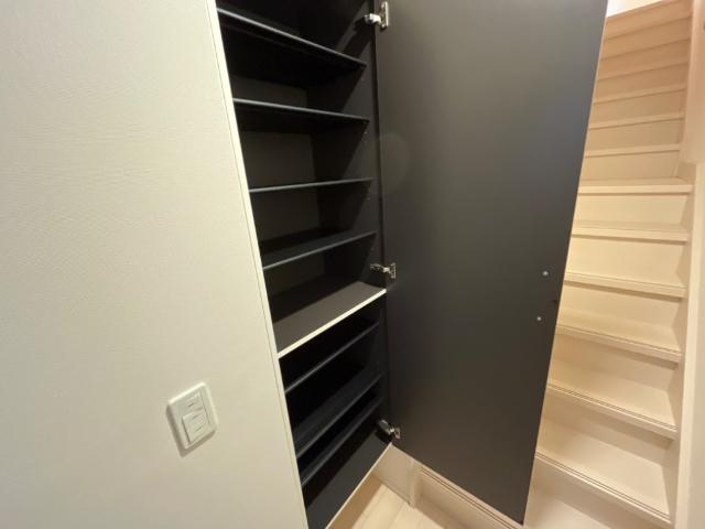 高尾崎 NEW TOWN　La・Ｔｅｒｒｅ Hの収納|下駄箱