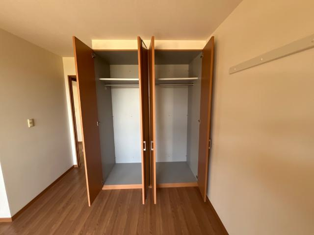 プレザンスの収納|南側洋室クローゼット