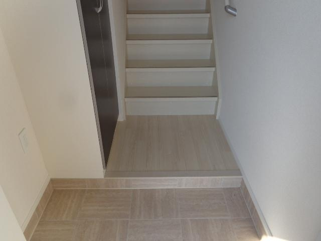 高尾崎 NEW TOWN　La・Ｔｅｒｒｅ Dの玄関|玄関（イメージ）