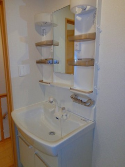 【洗面所】 | シルナージュ | 明るい洗面所です