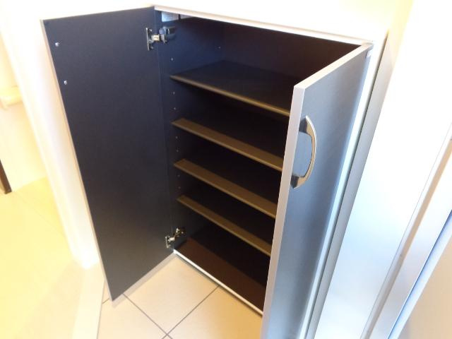 Ｗｅｓｔ　Ｖａｌｌｅｙ　ＭＯＴＯ　Ⅱの収納|下駄箱