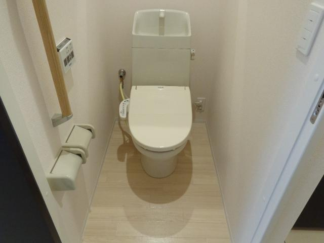 Ｗｅｓｔ　Ｖａｌｌｅｙ　ＭＯＴＯ　Ⅱのトイレ|シャワー付トイレ