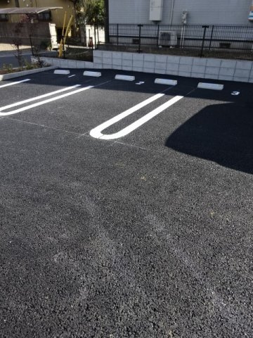 ロワゾーブルーＮの駐車場|駐車場完備です