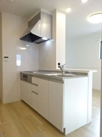 ロワゾーブルーＮのキッチン|コンパクトなキッチンで掃除もラクラク