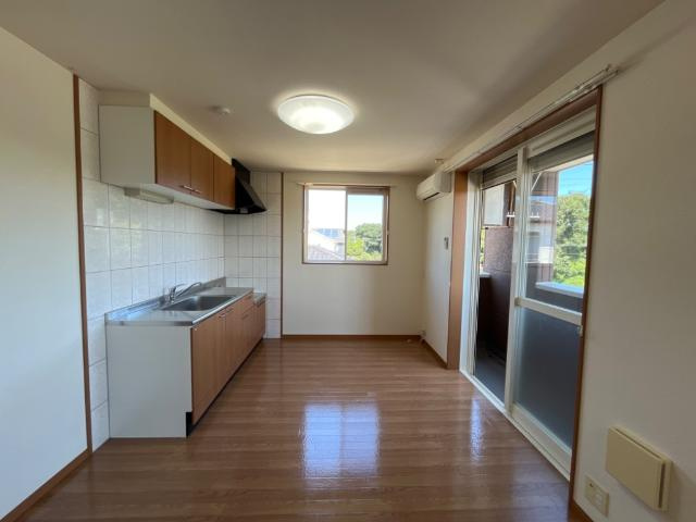 ＬＲ（エルアール）の内装|ダイニング