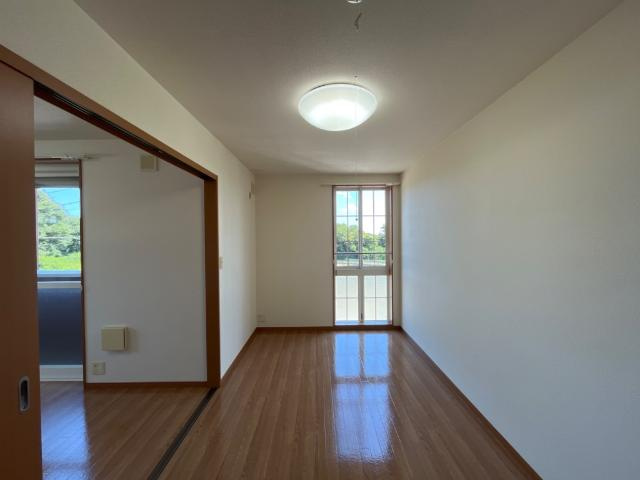 ＬＲ（エルアール）の内装|南洋室