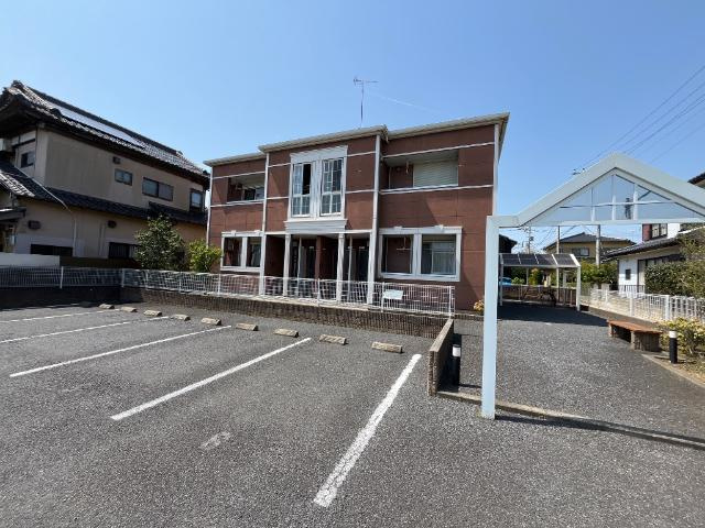 ＬＲ（エルアール）の外観|外観写真（昼）