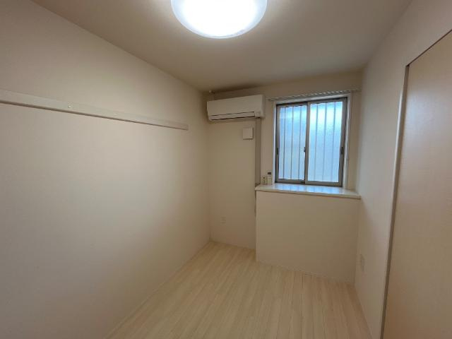 Ｒｉｃｈ　Ｓｅｎｔｉｒ（リッシュ　サンティール）の内装|洋室