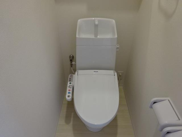 Ｒｉｃｈ　Ｓｅｎｔｉｒ（リッシュ　サンティール）のトイレ|シャワー付トイレ