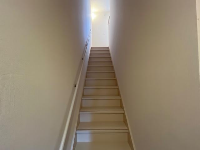 クレアーレの内装|階段