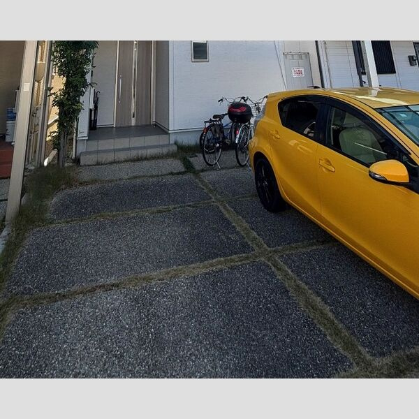 稲場町1丁目戸建の駐車場