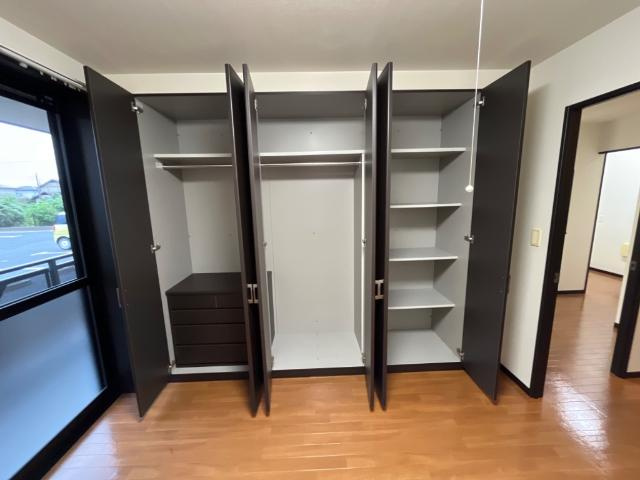 クレストールの収納|洋室クローゼット