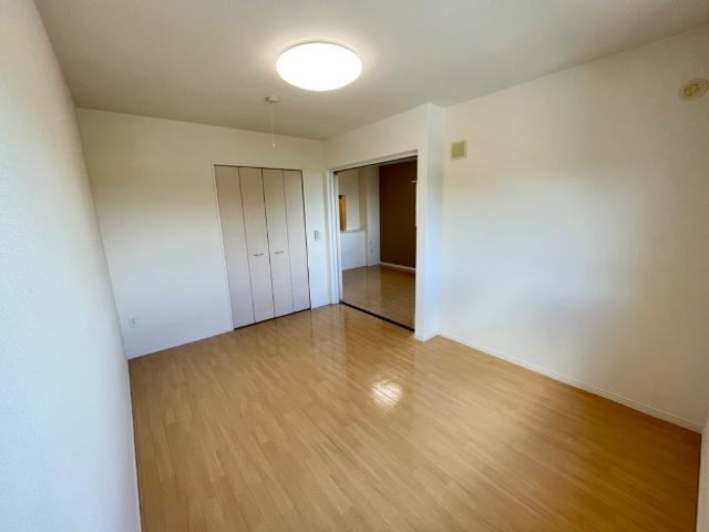 シンフォニーヒルズの内装|南側洋室