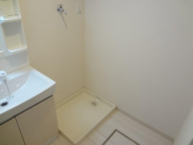 カーサ・アバンティーのその他|洗濯機置場