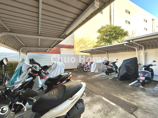 サングランデ桜橋の駐車場|【バイク置場】最新の空き状況や費用などの詳細は担当スタッフまでお問い合わせください。