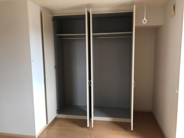 エスポアールＢの収納|リビングクローゼット