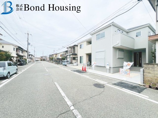 山陽藤江駅徒歩６分・前面道路広々１０ｍ・藤が丘　限定１棟の前面道路含む現地写真