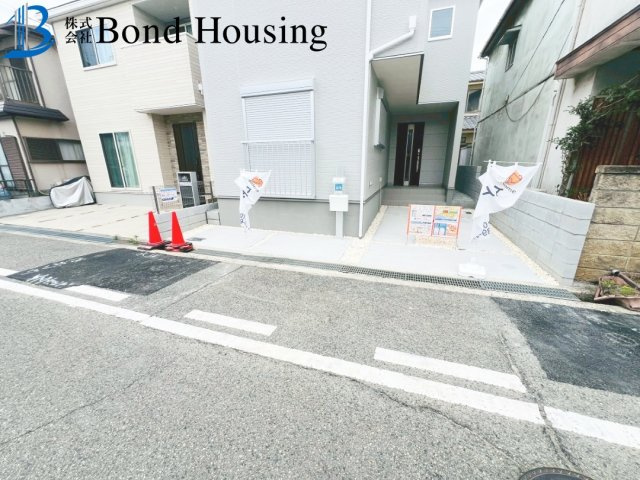 山陽藤江駅徒歩６分・前面道路広々１０ｍ・藤が丘　限定１棟の駐車場
