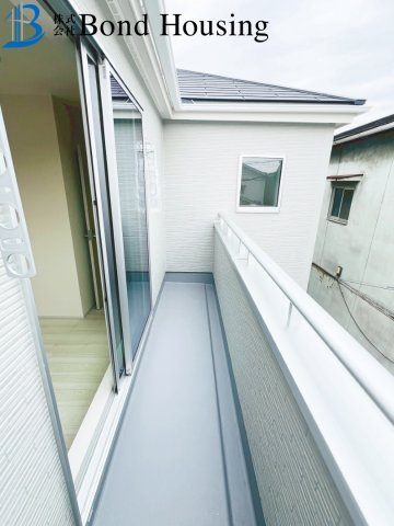山陽藤江駅徒歩６分・前面道路広々１０ｍ・藤が丘　限定１棟のバルコニー