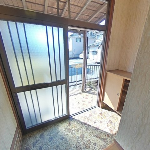 岐阜市岩崎戸建ての玄関
