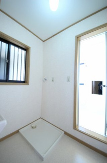 【洗面所】 | ハイメゾン坂本 | 室内洗濯機置き場です