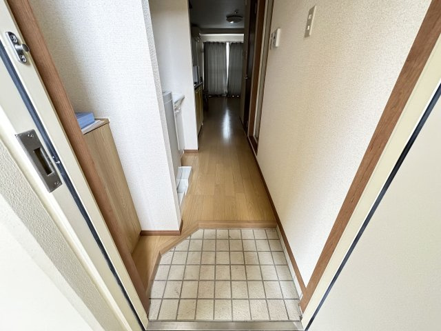 フィットハイム日の出の玄関