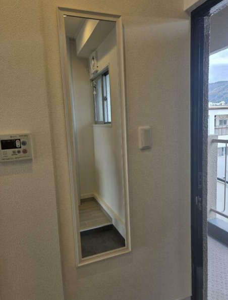 三山マンションの玄関