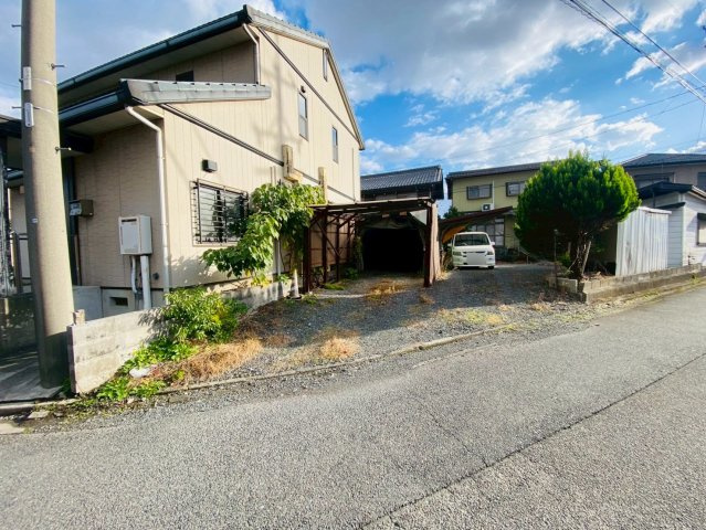 中古戸建　大垣市荒尾町　昭和61年築の駐車場