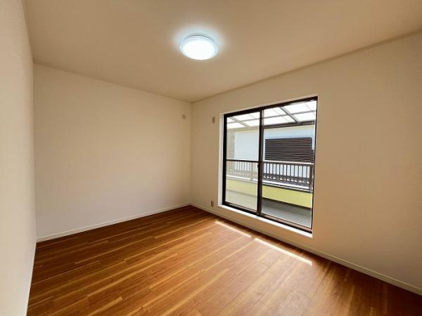 名古屋市守山区高島町の中古一戸建の洋室|「2階南東洋室」採光の良いお… 