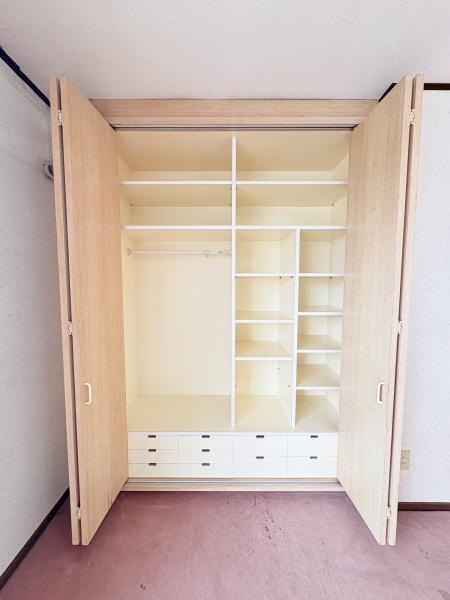 名古屋市緑区滝ノ水４丁目の中古一戸建の収納|「リフォーム前」2階洋室8帖収納 