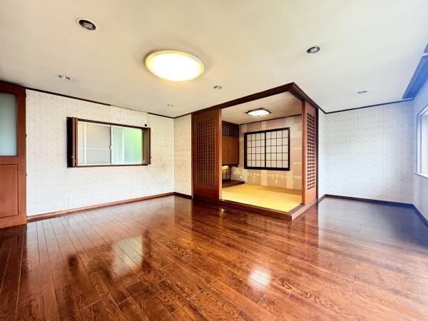 名古屋市緑区滝ノ水４丁目の中古一戸建の居間・リビング|「リフォーム前」1階20.5帖の… 