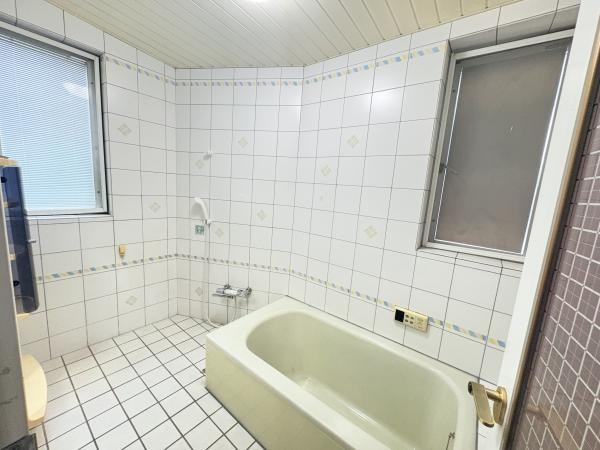 名古屋市緑区滝ノ水４丁目の中古一戸建の浴室|「リフォーム前」浴室の様子 