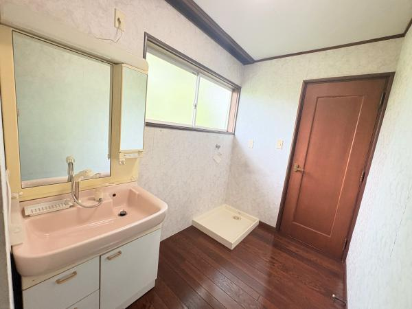 名古屋市緑区滝ノ水４丁目の中古一戸建の独立洗面台|「リフォーム前」2階洗濯機置… 