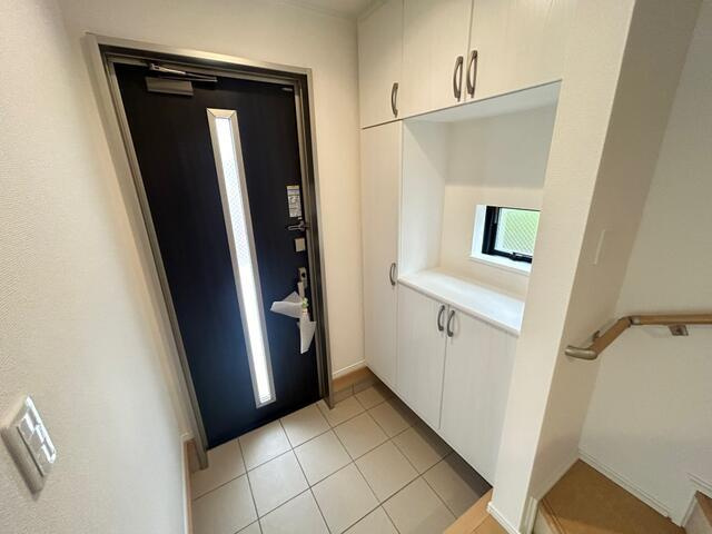 名古屋市守山区大字中志段味字東荒古の新築一戸建の玄関|★敷地広々約６８坪！駐車３台… 